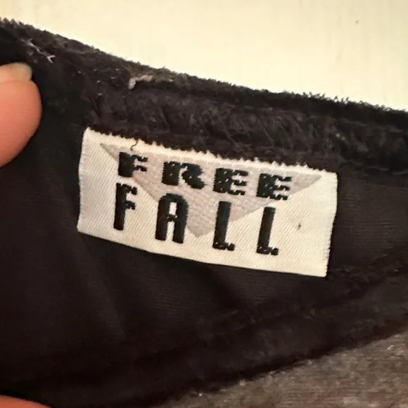 Black Short Sleeve Tee with Vintage Art Print - Picture 2 of 7